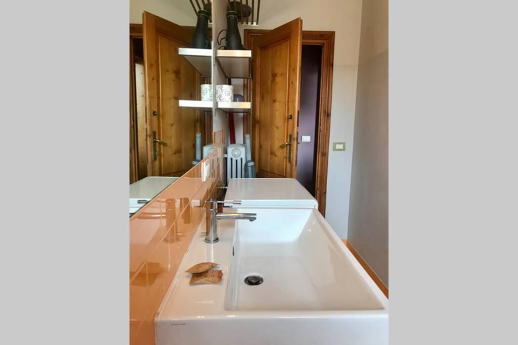 Sunny Top Floor In San Frediano ฟลอเรนซ์ ภายนอก รูปภาพ
